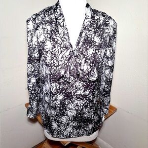 Kensie Black & White Bow Front Blouse